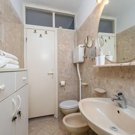 Begovica - Two Bedroom With Terrace And Sea View Apartmán
