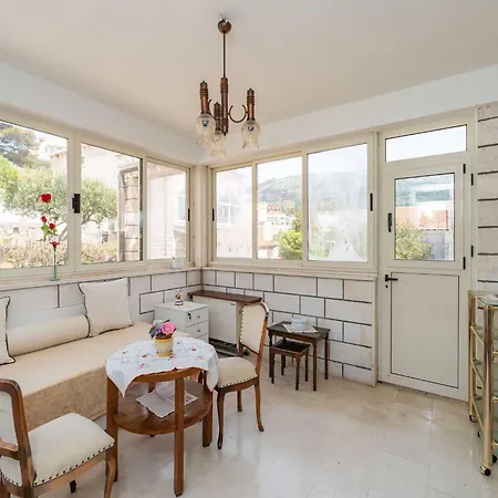 Begovica - Two Bedroom With Terrace And Sea View דירה