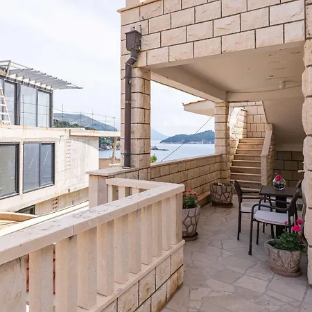 Begovica - Two Bedroom With Terrace And Sea View דוברובניק