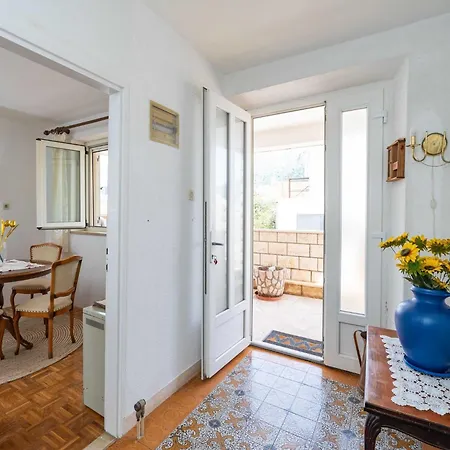 Begovica - Two Bedroom With Terrace And Sea View