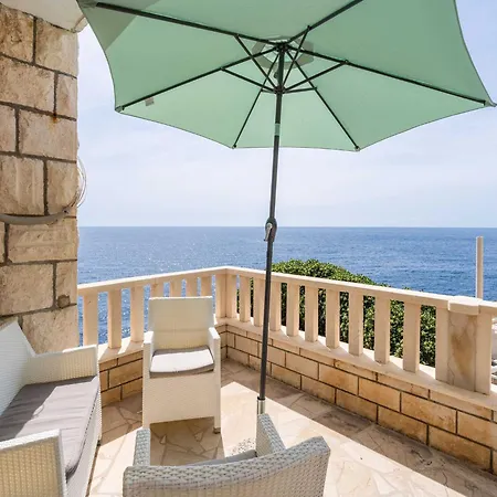 Begovica - Two Bedroom With Terrace And Sea View דירה