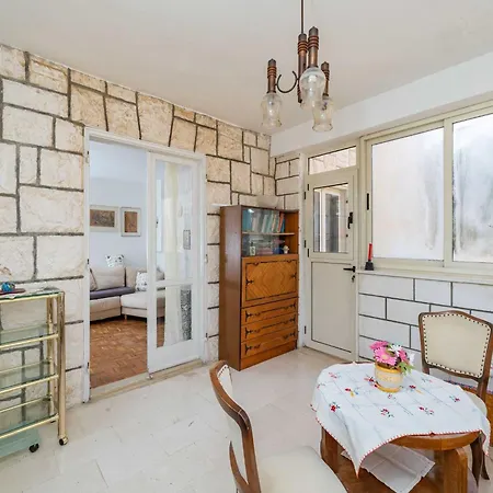Begovica - Two Bedroom With Terrace And Sea View