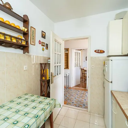 Begovica - Two Bedroom With Terrace And Sea View